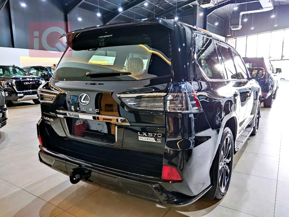 Lexus LX